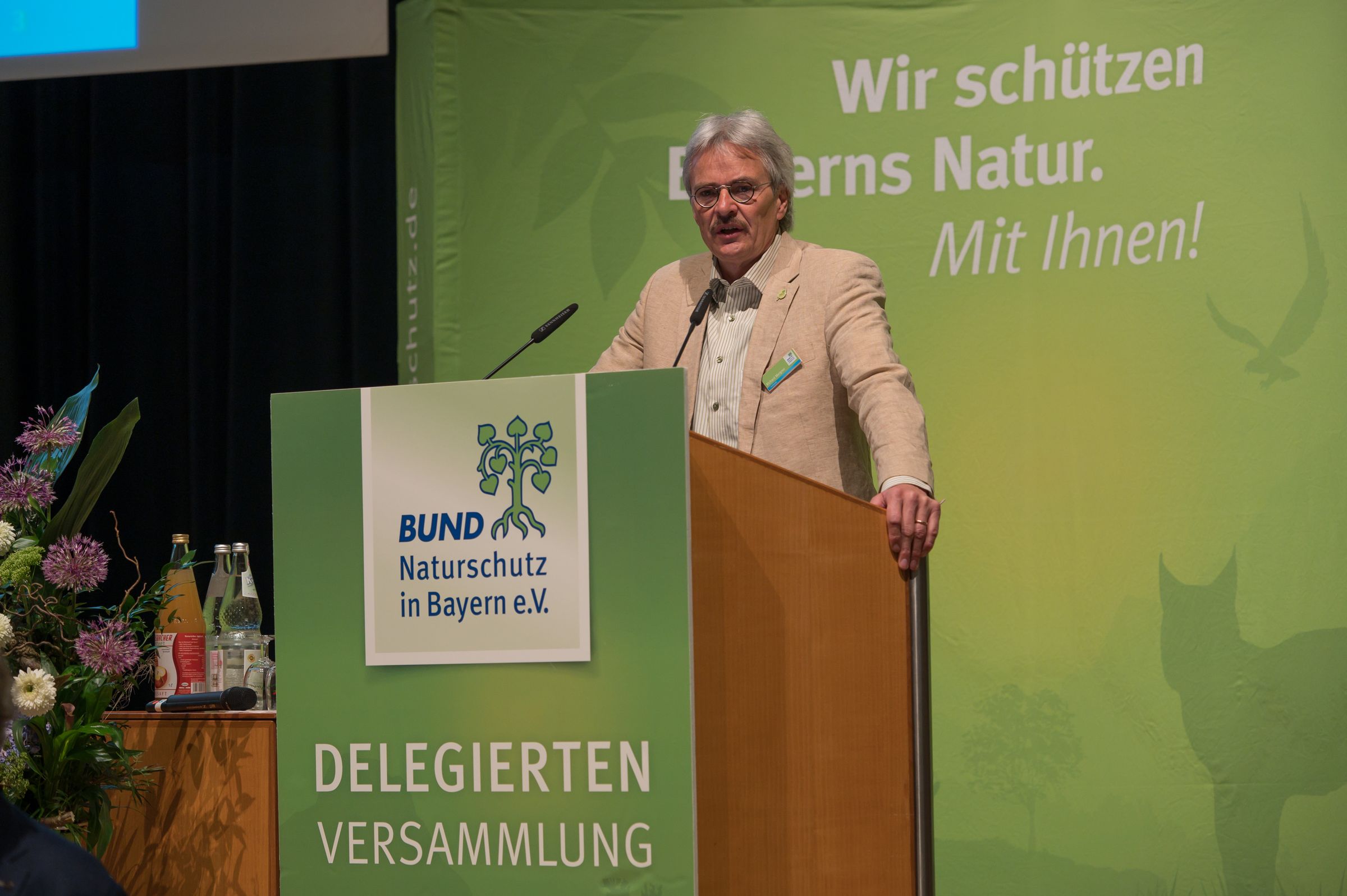 Der BN-Vorsitzende Richard Mergner wies in seiner Eröffnungsrede auf Krisen wie beim Klima und dem Artenschwund hin, sah aber auch Anlass zu Hoffnung - etwa wegen des gewonnen Volksbegehrens "Rettet die Bienen und die Artenvielfalt").