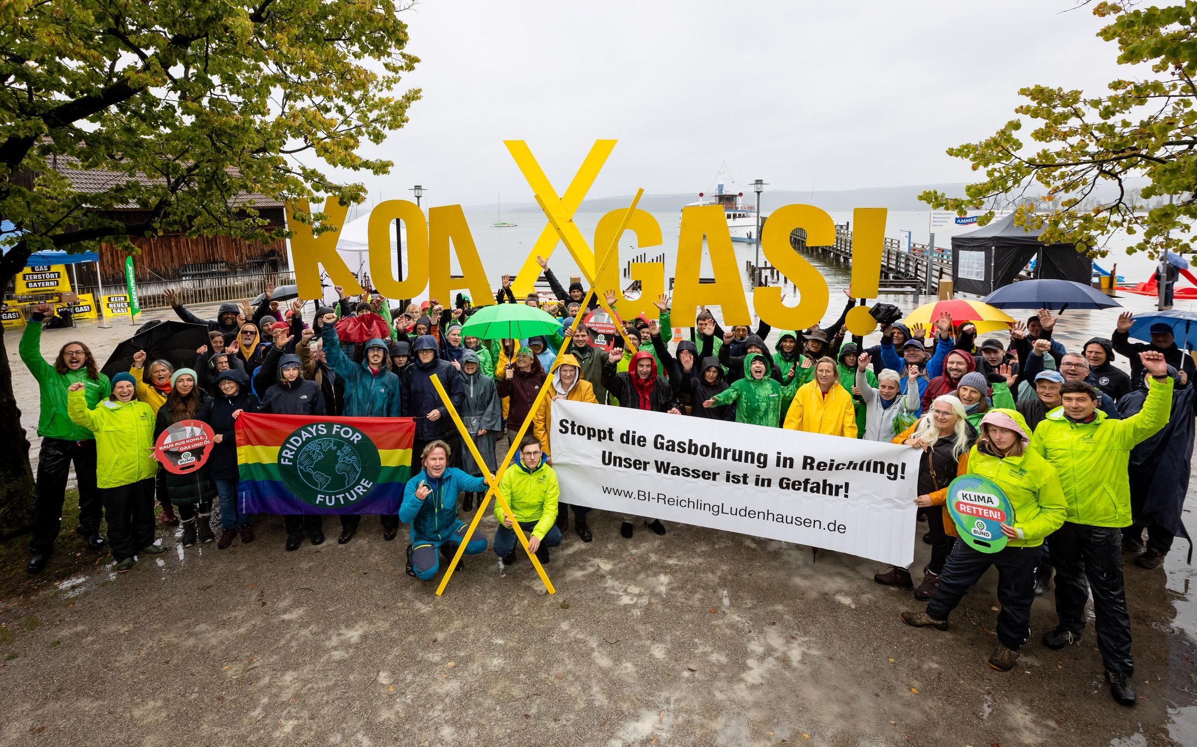 Ein Gruppenbild der Protestaktion gegen die Gasbohrungen bei Reichling