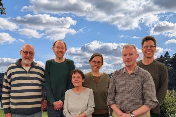 von links: Erwin Scheiner (Kreisgruppe MSP), Markus Graf (Ortsgruppenvorsitzender), Friederike Weichenhan (Stellvertreterin), Stephanie Ambrosius (Schriftführerin), sowie Karl Seufert und Oliver Kaiser (Beisitzer). Im Bild fehlt Christian Ruppert. Foto Alexandra Pfister
