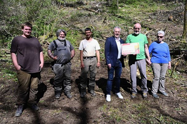 BN Aktive bei der Scheckübergabe der Sparkasse, Foto Alfred Dill