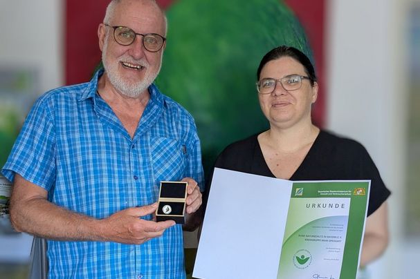 Erwin Scheiner und Alexandra Pfister freuen sich über die Auszeichnung, Foto Conni Schlosser
