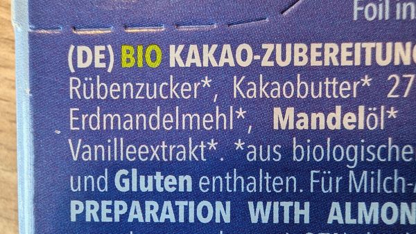 Nachhaltige Schokolade kaufen: Zutatenliste einer Tafel Schokolade, mit Rübenzucker.