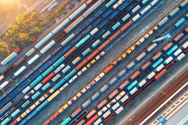 Güterbahnhof (Foto: den-belitsky - stock.adobe.com)