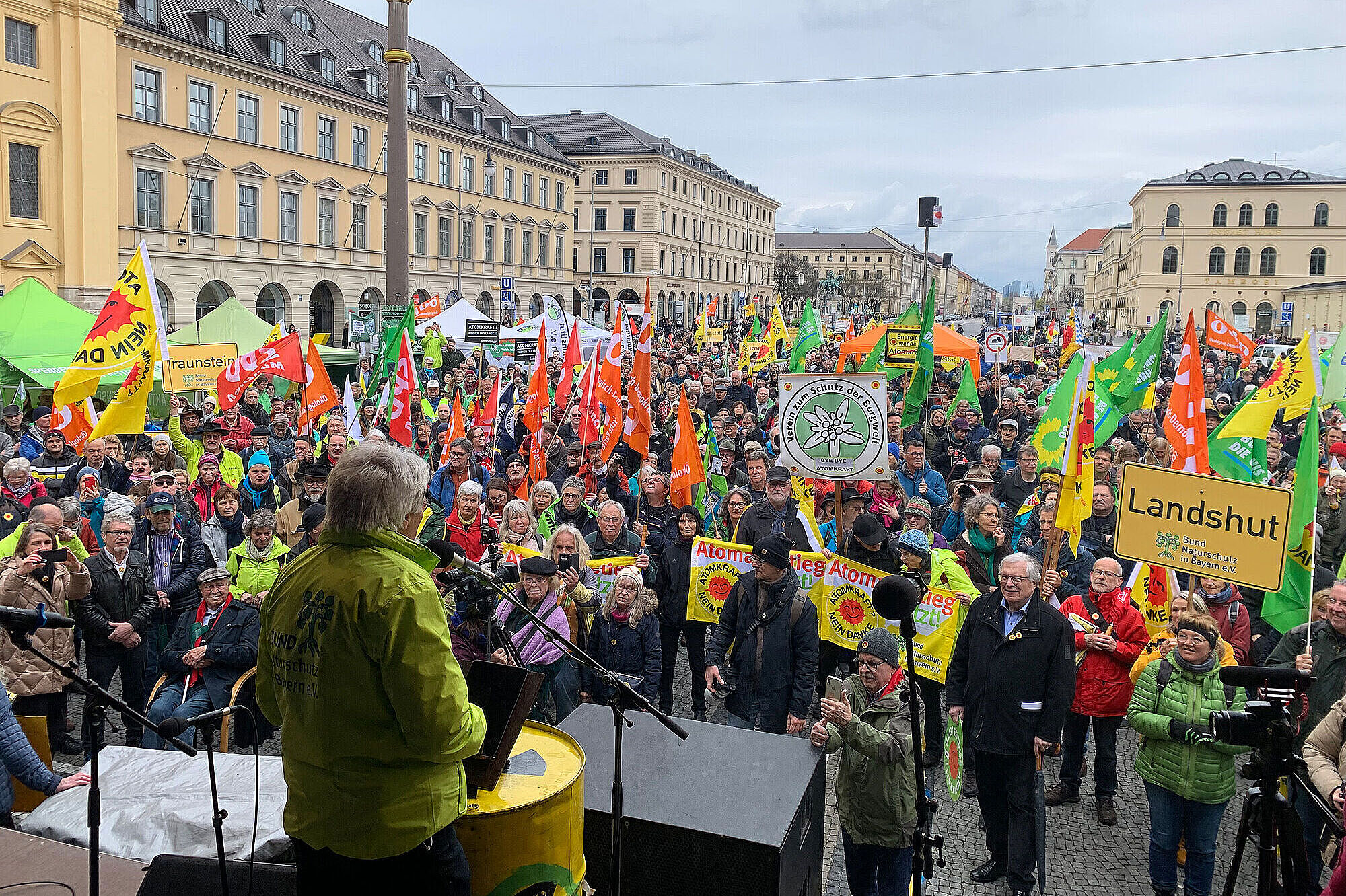 Der BN-Landesvorsitzende Richard Mergner beim Atom-Ausstiegsfest in München: "Aus ist Aus, das Kapitel Atomenergie in Deutschland ist beendet!" (Foto: Felix Hälbich).