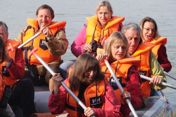 LehrerInnen auf gemeinsamer Bootstour (Bild: BN-Archiv)